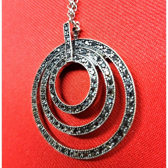 Rhinestone Crystal Triple Circles Necklace - Picture 10 of 11